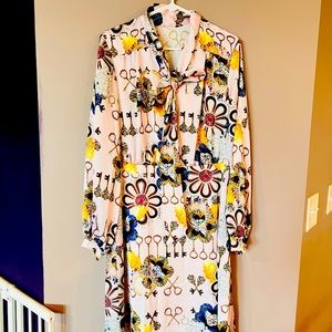 Women silk dress. Gently worn.